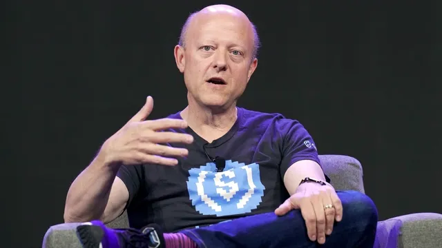 Macro: Binance Deal Gives Circle an Edge in Stablecoin Race Against Tether news card image