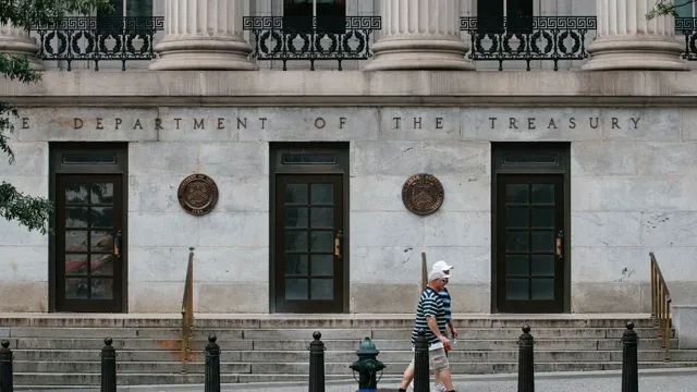 Regulation: U.S. scraps proposed $10,000 reporting rule for crypto sent to private wallets news card image