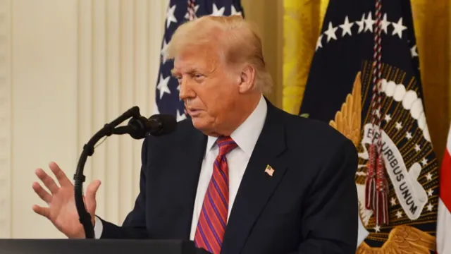 Güvenlik: Trump Beyaz Saray'da Yurt Dışı Kripto Dolandırıcılıklarına Dikkat Çekecek haber kartı görseli