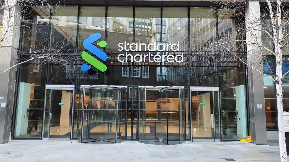Makro: Standard Chartered, Dubai'da RLUSD saklama hizmeti sunuyor ve LMAX teminat bağlantısı planlıyor haber görseli