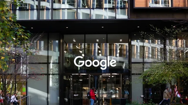 Altcoin: Google and Apple Seek Crypto Talent news card image