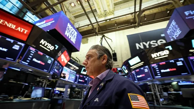 Macro: Technology Stocks Rally Despite Bond Pressure news card image