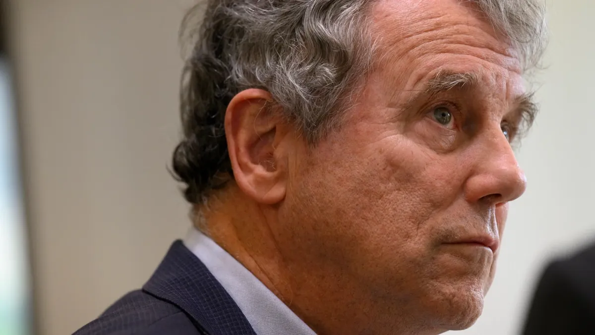 Makro: Kripto sektöründen Sherrod Brown’a karşı 30 milyon dolarlık harcama haber görseli