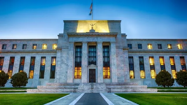 Macro: Economists Predict Fed Will Not Increase Interest Rates news card image