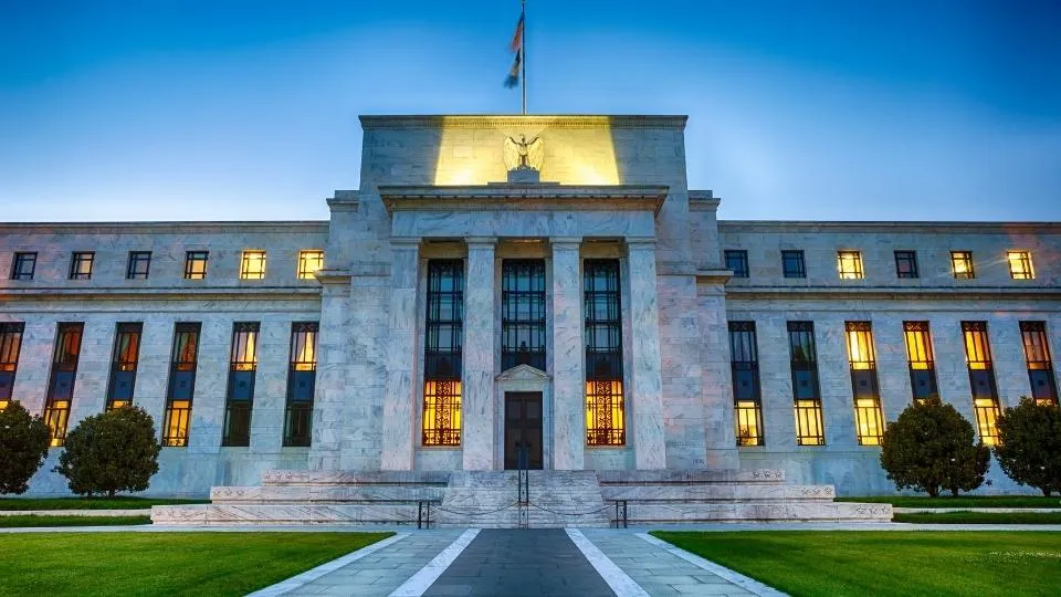 Macro: Economists Predict Fed Will Not Increase Interest Rates news image